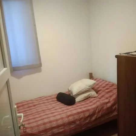 Mlinar Hostel